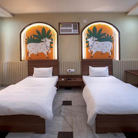 Hotel Bhakti Dhama Vrindāvan Dış mekan fotoğraf