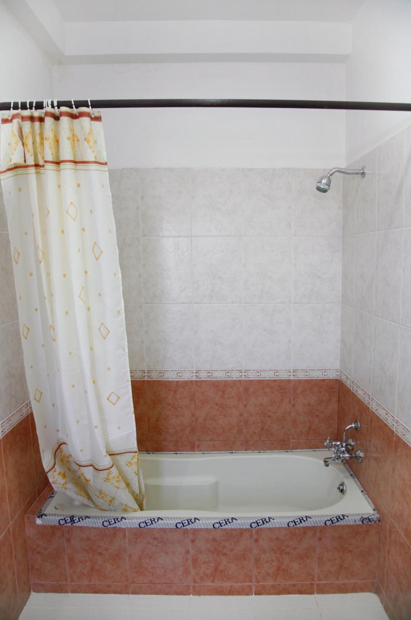 Hotel Bhakti Dhama Vrindāvan Oda fotoğraf