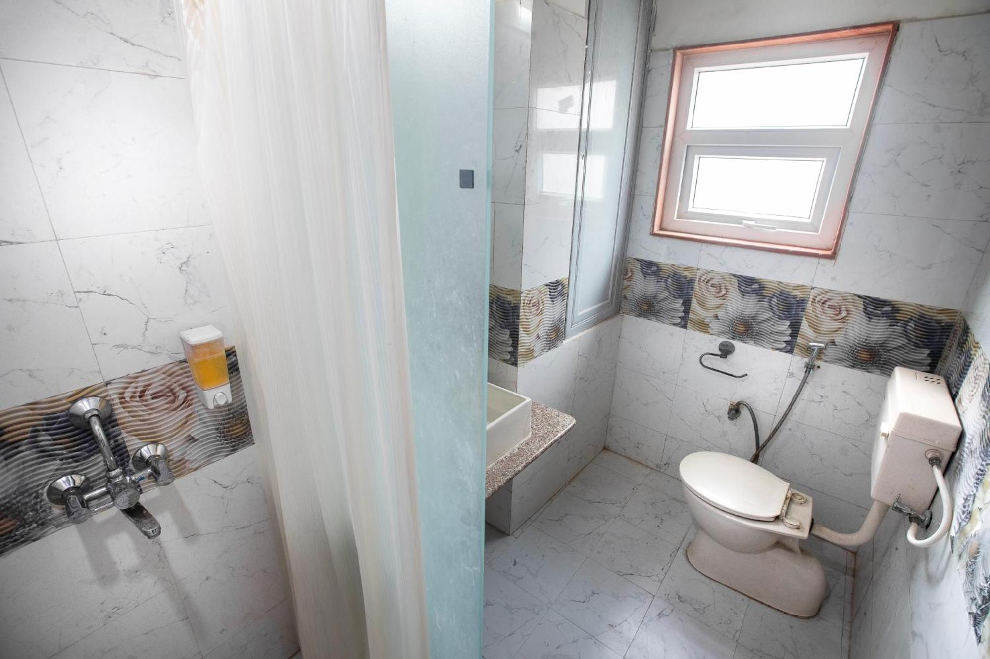 Hotel Bhakti Dhama Vrindāvan Dış mekan fotoğraf