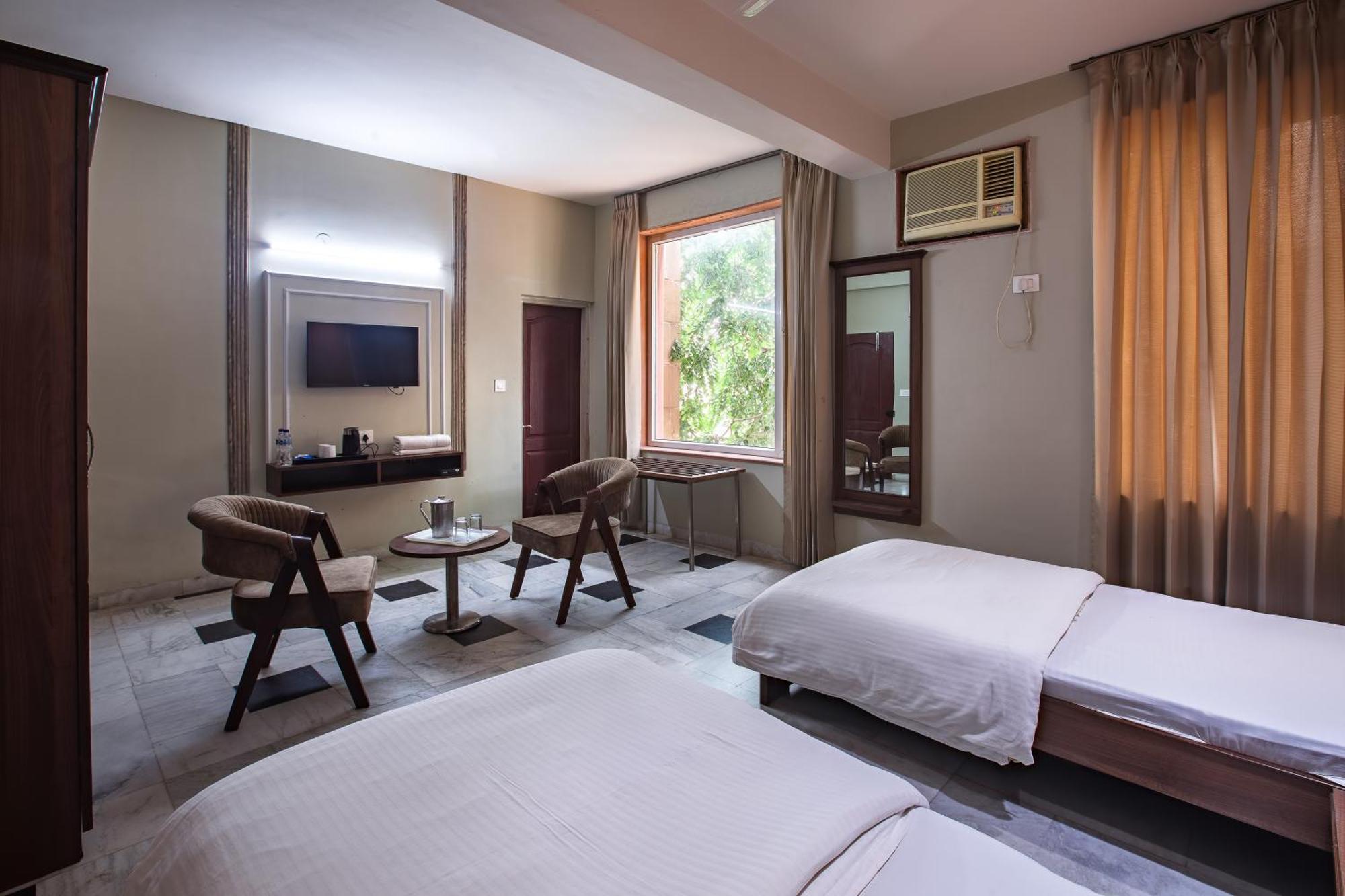 Hotel Bhakti Dhama Vrindāvan Dış mekan fotoğraf