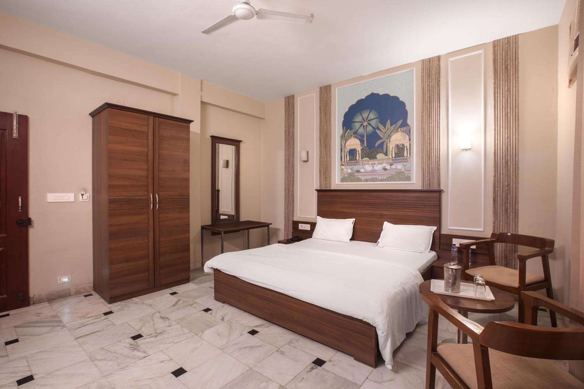 Hotel Bhakti Dhama Vrindāvan Dış mekan fotoğraf