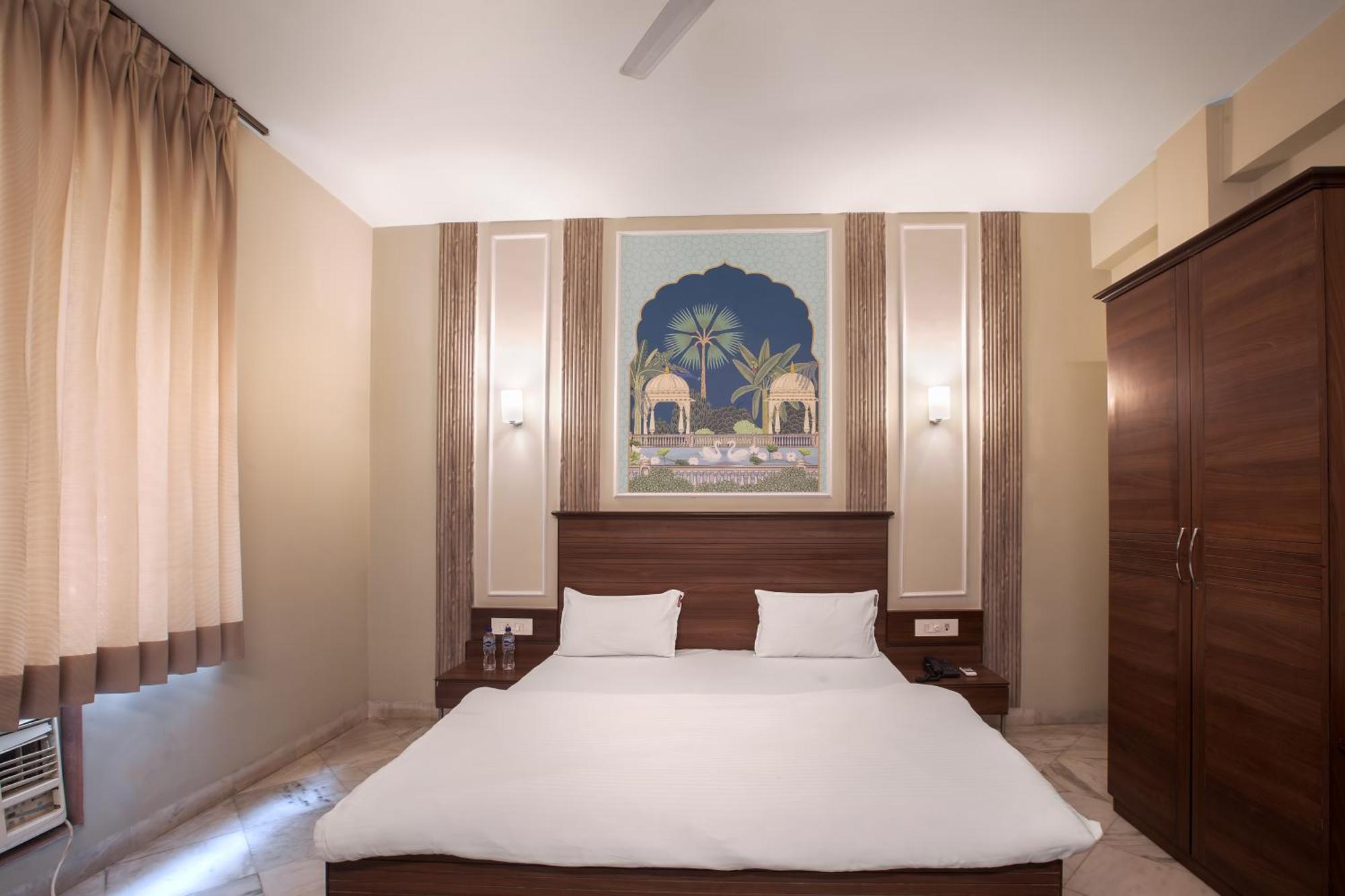 Hotel Bhakti Dhama Vrindāvan Dış mekan fotoğraf