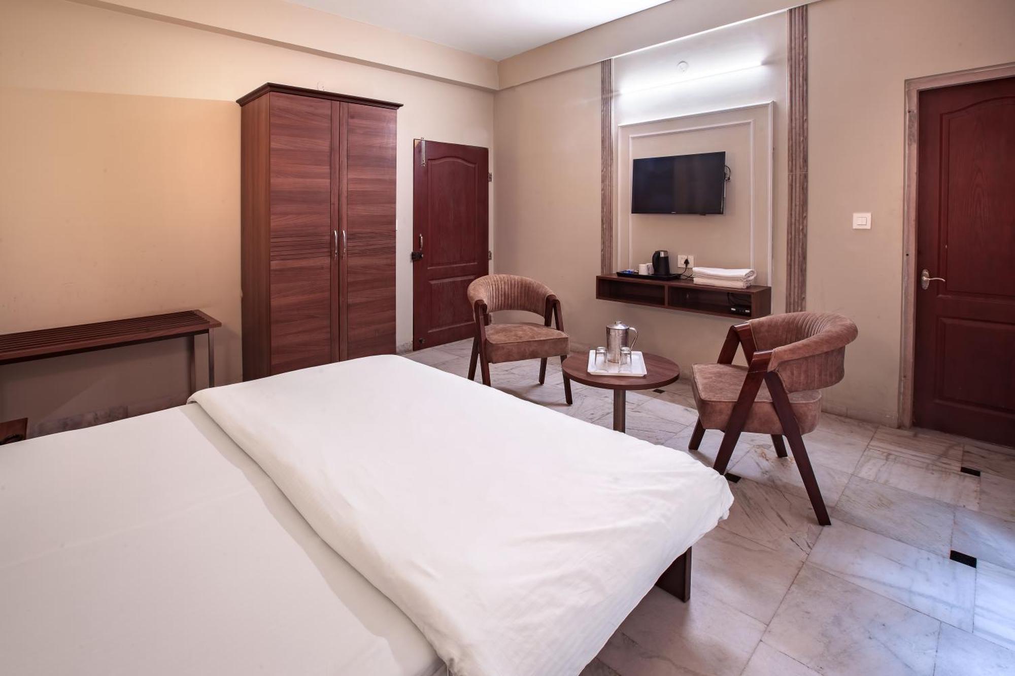 Hotel Bhakti Dhama Vrindāvan Dış mekan fotoğraf