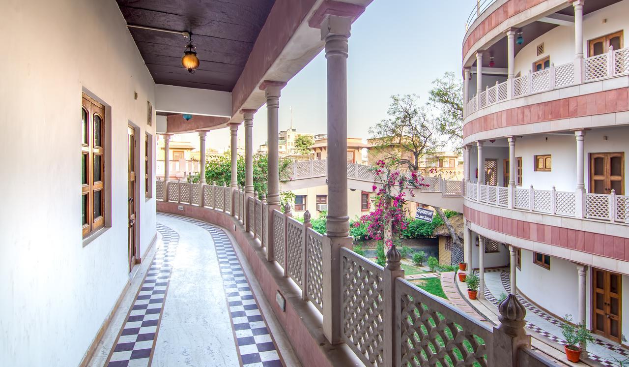 Hotel Bhakti Dhama Vrindāvan Dış mekan fotoğraf