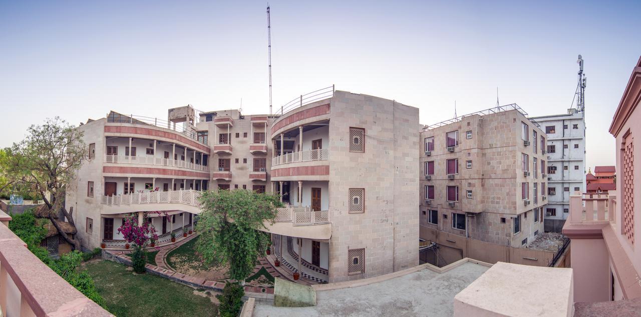 Hotel Bhakti Dhama Vrindāvan Dış mekan fotoğraf